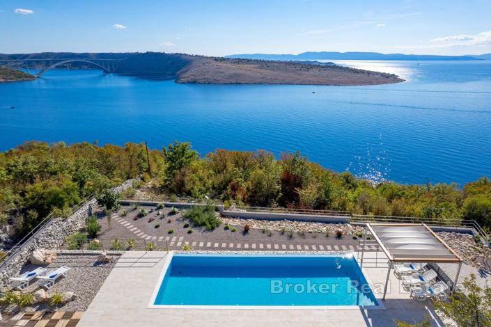 Image No.2-5 Bed Villa for sale