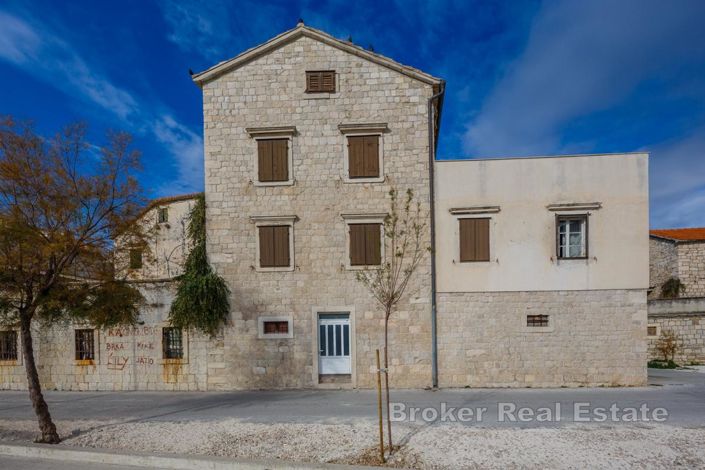 Image No.10-10 Bed Villa for sale