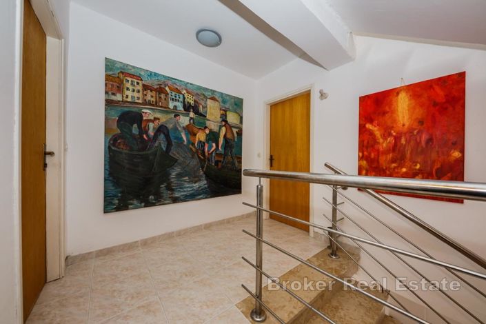 Image No.7-10 Bed Villa for sale