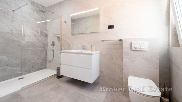 Image No.11-5 Bed Villa for sale