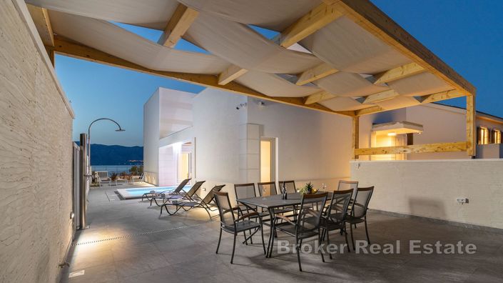 Image No.2-5 Bed Villa for sale