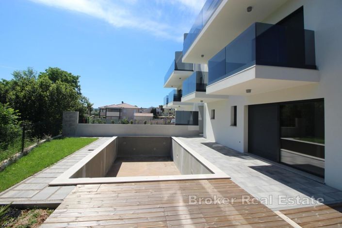 Image No.10-3 Bed Apartment for sale