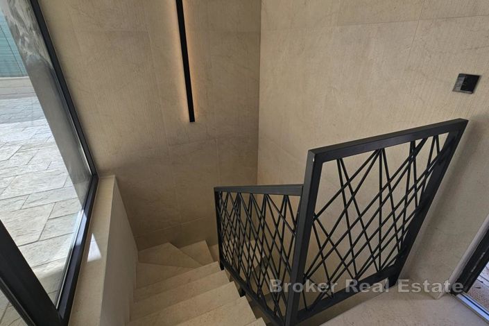 Image No.14-3 Bed Apartment for sale