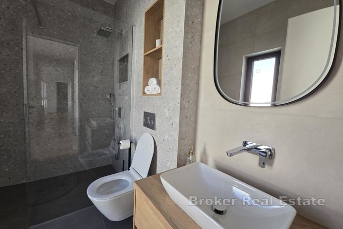 Image No.15-5 Bed Villa for sale