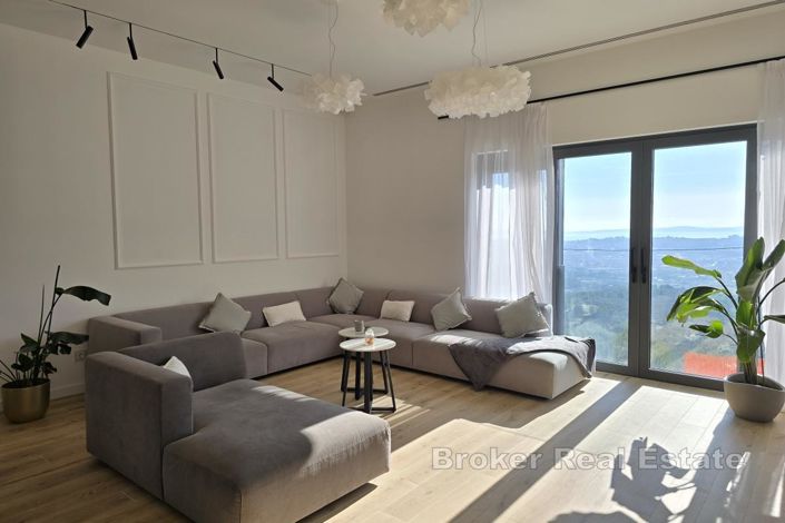 Image No.2-5 Bed Villa for sale