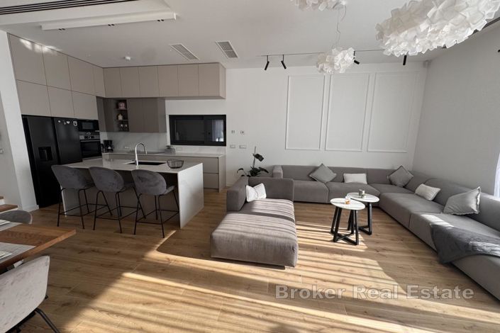 Image No.3-5 Bed Villa for sale