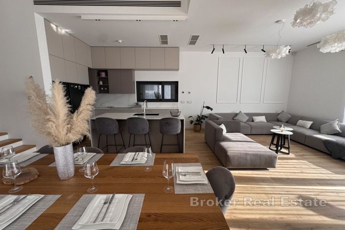 Image No.4-5 Bed Villa for sale