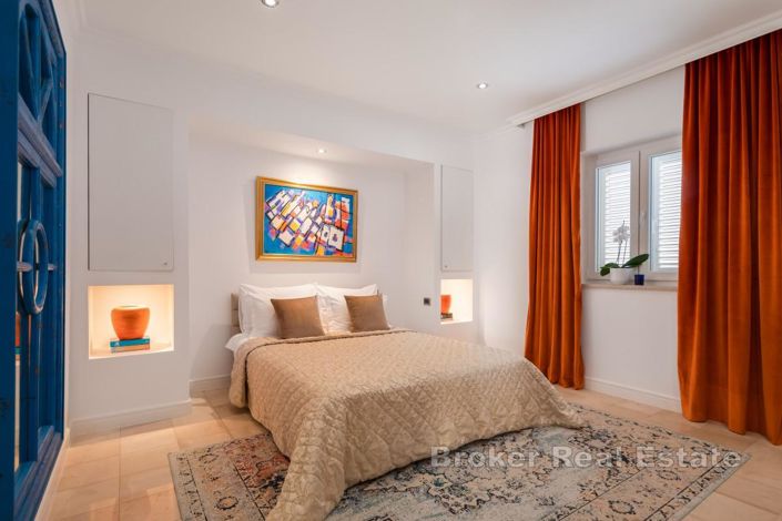 Image No.18-6 Bed Villa for sale