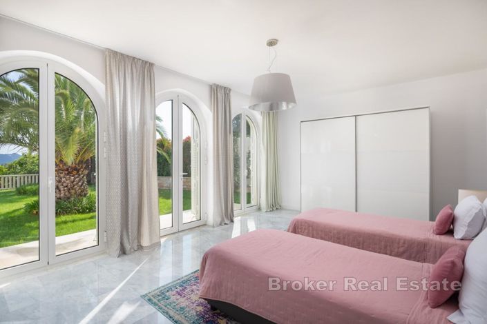 Image No.19-6 Bed Villa for sale