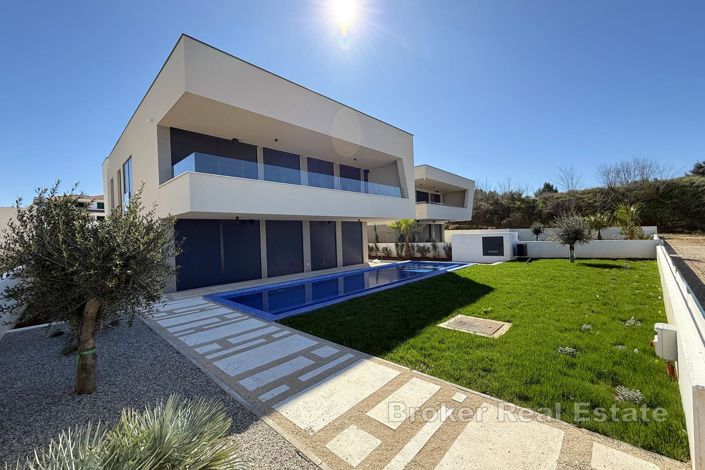 Image No.14-4 Bed Villa for sale