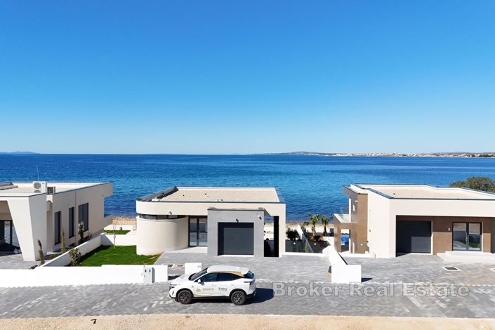 Image No.3-4 Bed Villa for sale