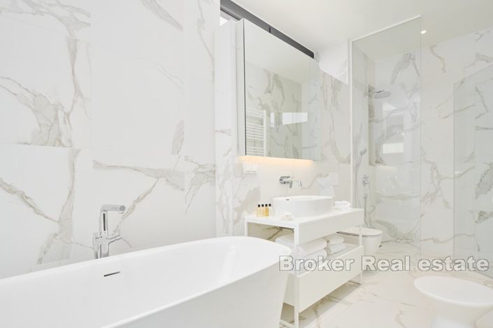 Image No.15-4 Bed Villa for sale