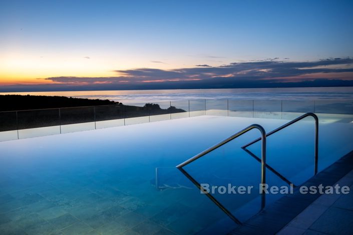 Image No.3-4 Bed Villa for sale