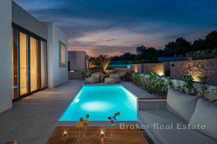 Image No.2-2 Bed Villa for sale