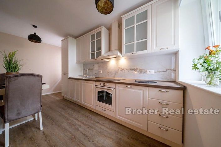 Image No.2-Villa de 4 chambres à vendre à Rogoznica