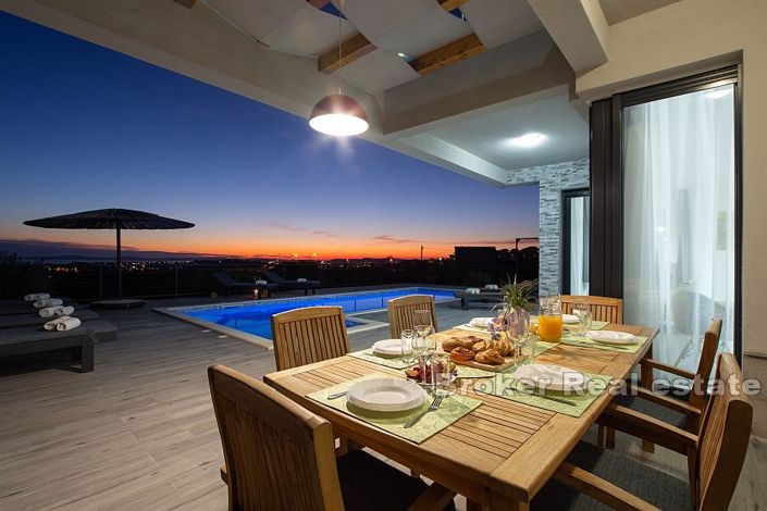 Image No.3-Villa de 4 chambres à vendre à Split