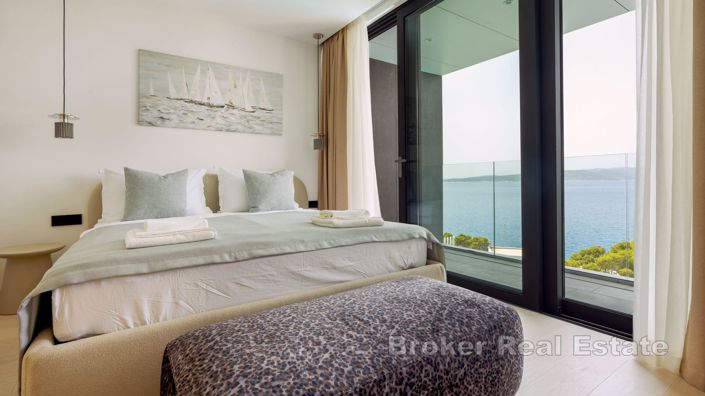 Image No.10-4 Bed Villa for sale