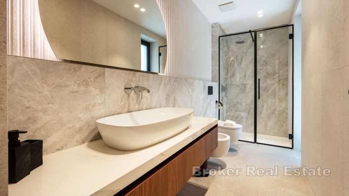 Image No.14-4 Bed Villa for sale