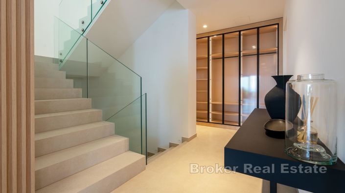 Image No.7-4 Bed Villa for sale