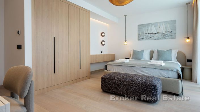 Image No.9-4 Bed Villa for sale