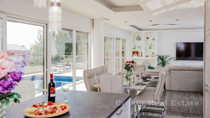 Image No.4-Villa de 4 chambres à vendre à Split