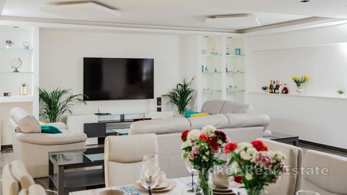 Image No.8-Villa de 4 chambres à vendre à Split