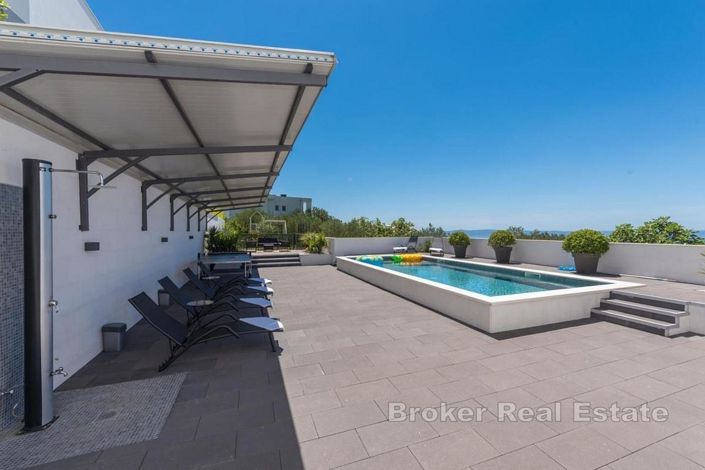 Image No.2-4 Bed Villa for sale