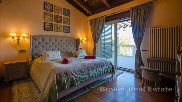 Image No.18-Villa de 6 chambres à vendre à Ciovo