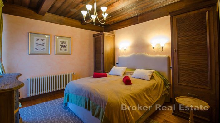 Image No.20-Villa de 6 chambres à vendre à Ciovo