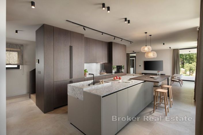 Image No.7-4 Bed Villa for sale