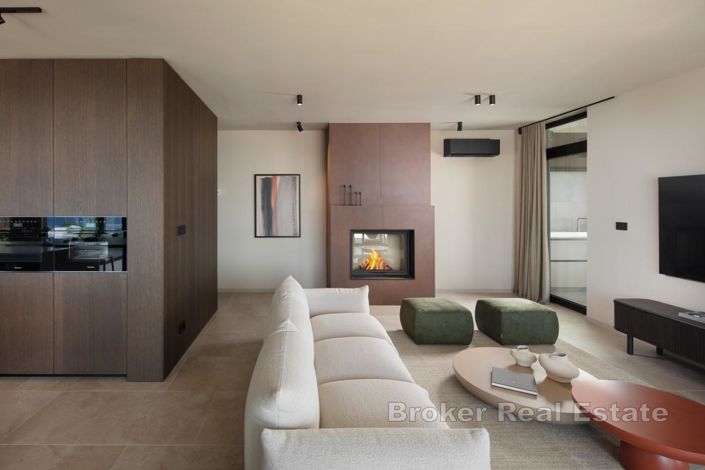 Image No.8-4 Bed Villa for sale