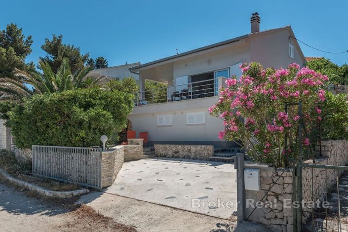 Image No.2-5 Bed Villa for sale