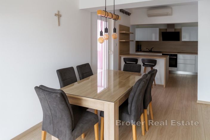 Image No.6-Villa de 4 chambres à vendre à Kaštel Sucurac