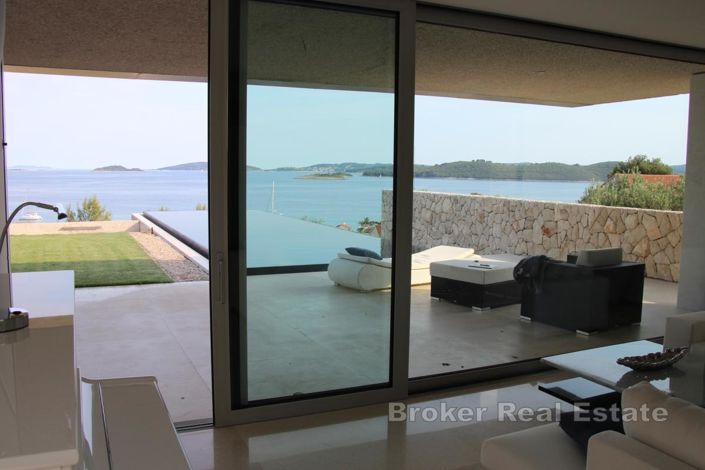 Image No.12-4 Bed Villa for sale