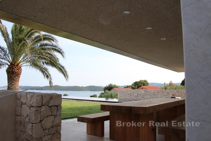 Image No.3-4 Bed Villa for sale