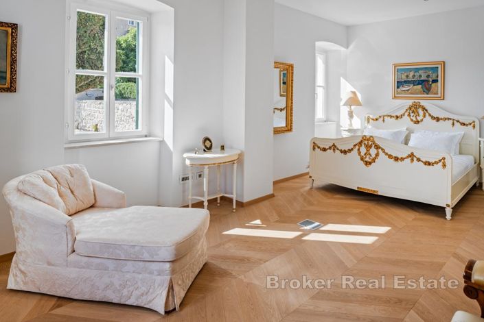 Image No.20-6 Bed Villa for sale