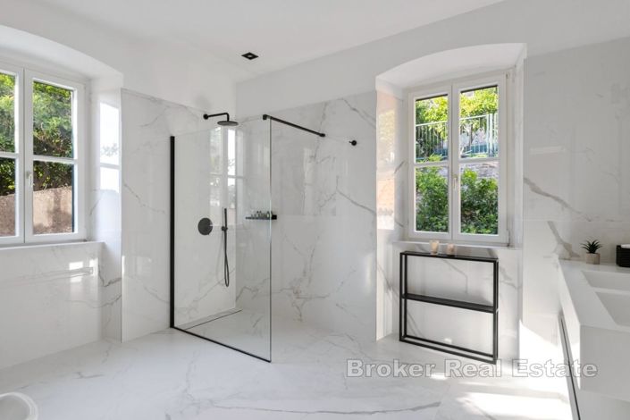 Image No.22-6 Bed Villa for sale