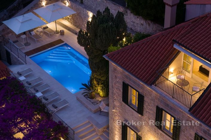 Image No.29-6 Bed Villa for sale