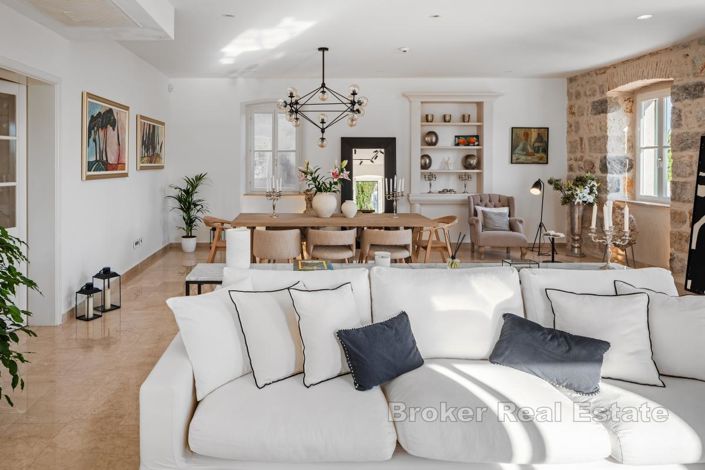 Image No.6-6 Bed Villa for sale