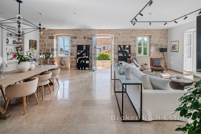 Image No.7-6 Bed Villa for sale