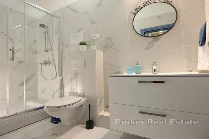 Image No.10-9 Bed Villa for sale