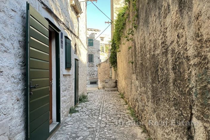 Image No.17-9 Bed Villa for sale