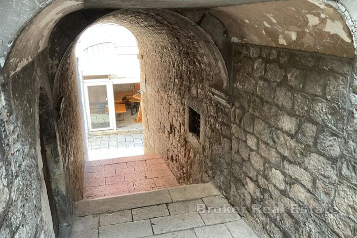 Image No.18-9 Bed Villa for sale