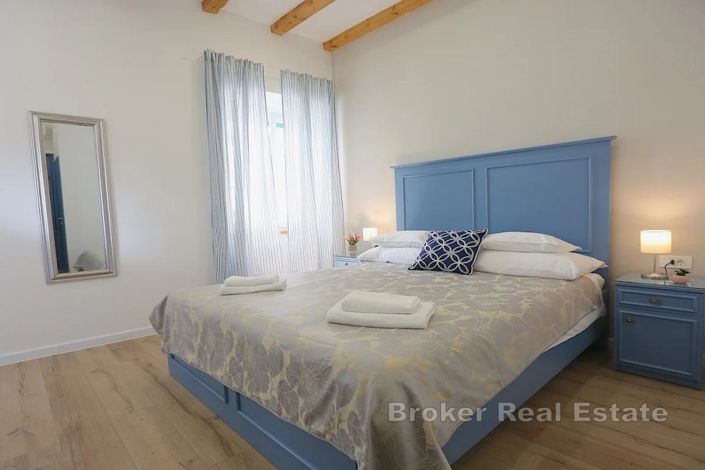 Image No.6-9 Bed Villa for sale