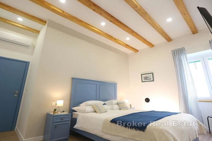 Image No.9-9 Bed Villa for sale