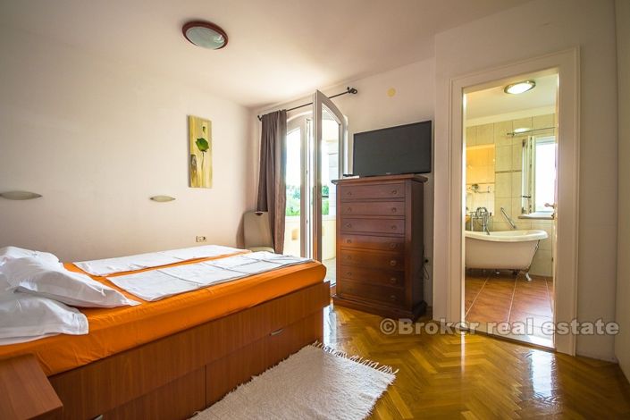 Image No.12-5 Bed Villa for sale