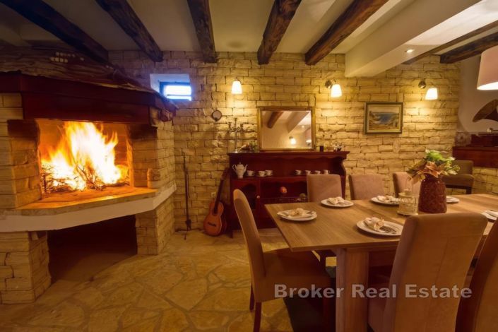 Image No.12-8 Bed Villa for sale