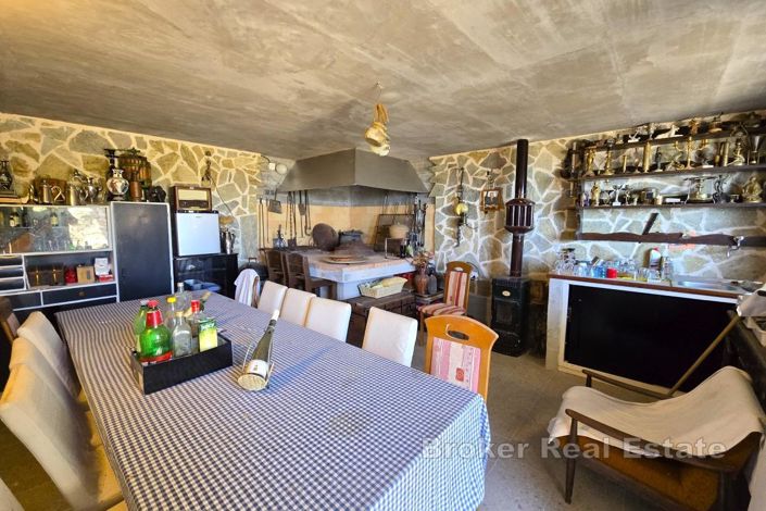 Image No.13-8 Bed Villa for sale