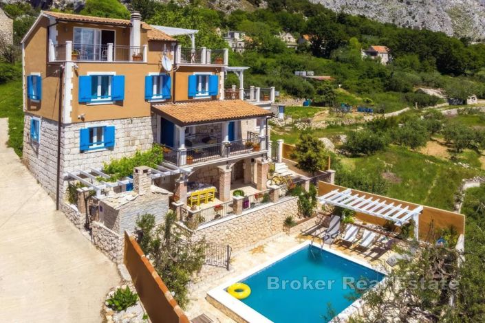 Image No.16-8 Bed Villa for sale