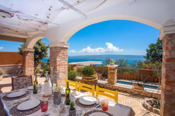 Image No.3-8 Bed Villa for sale